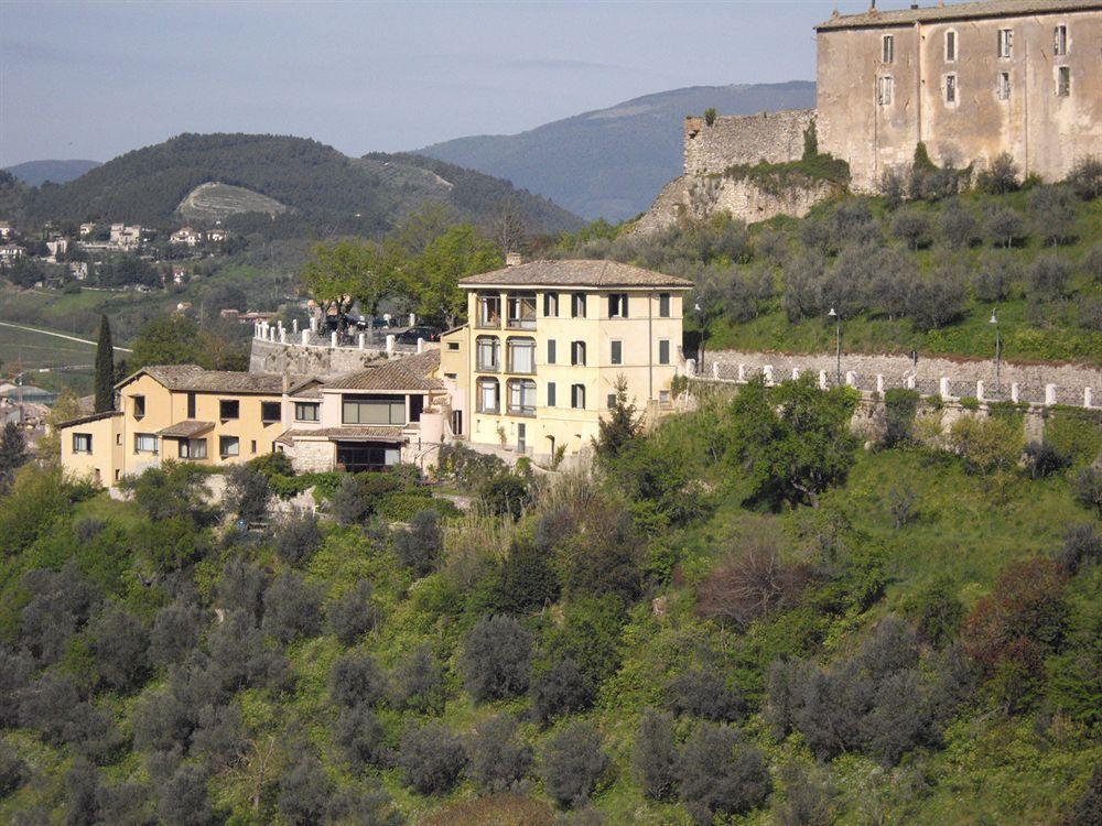 Hotel Gattapone Gubbio Buitenkant foto